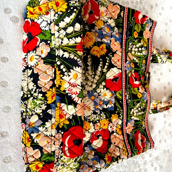 Vera Bradley bag.  Like new very clean inside and out. Smoke free home - Picture 3 of 8